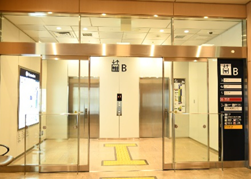 エレベーターB